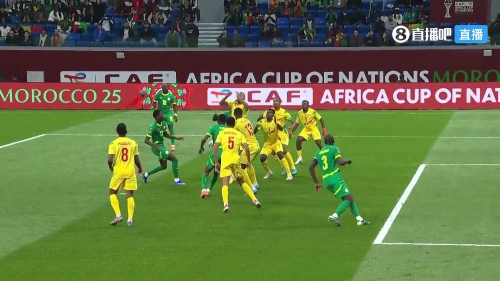 塞内加尔先下一城!迪亚塔定位球传中,塞克头球攻门得手! 塞内加尔先下一城!迪亚塔定位球传中,塞克头球攻门得手!