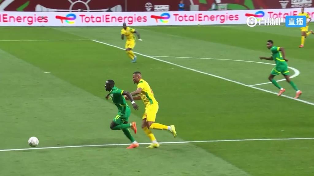 塞内加尔再下一城!马内断球助攻,迪亚洛跟进推射破门! 塞内加尔再下一城!马内断球助攻,迪亚洛跟进推射破门!