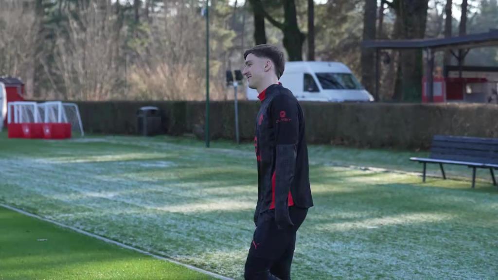 天氣真好！紅黑軍團(tuán)備戰(zhàn)卡利亞里的訓(xùn)練課！