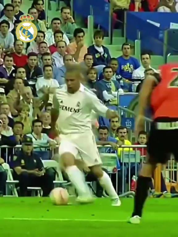 門前大殺器！你認(rèn)為皇馬時期的大羅有他巔峰幾成功力？