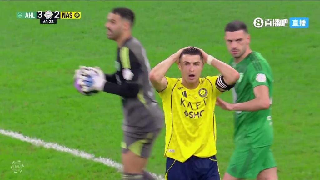 可惜了！菲利克斯送妙传，C罗单刀没停好随后遗憾抱头！