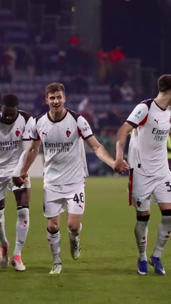 新年開了個(gè)好頭！AC米蘭球員賽后感謝球迷的時(shí)刻！