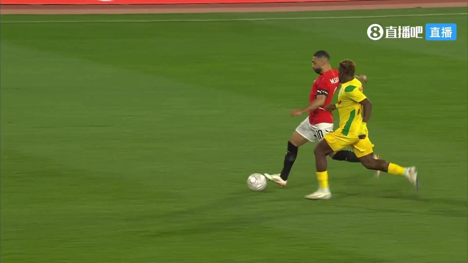 真能跑啊！比賽第123分鍾，薩拉赫加速衝刺領球後外腳背破門！