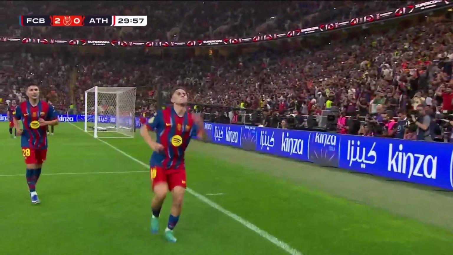 太輕鬆了！拉菲尼亞倒三角，費爾明無人看防推射破門