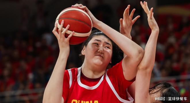 中國女籃32分大勝夜！宮魯鳴怒批日本隊：對張子宇下黑手太壞了！