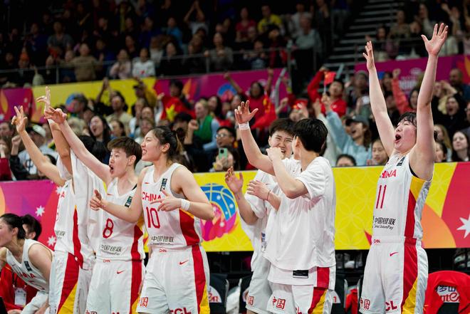 52-10！中國(guó)女籃替補(bǔ)得分凈勝對(duì)手42分，陣容深度壓制對(duì)手