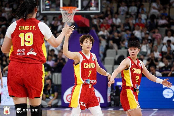 宫鲁鸣：李缘是未来接过中国队大旗的人 杨舒予未来会是主力前锋