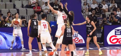 中国女篮12人轮换全部得分：全队贡献39篮板&31助攻