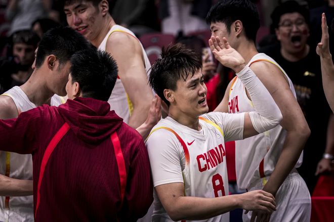 淚目！趙睿帶傷轟24+6奪單場MVP：實現男籃奪牌目標，無愧隊長