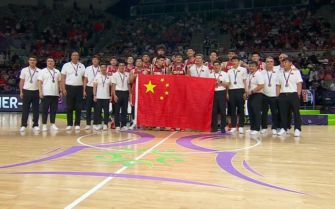 夺亚洲杯亚军！中国男篮登上了《新闻联播》