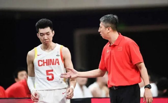 淘汰赛3战最后皆让1人接管，原来郭士强在培养男篮下一代后场核心
