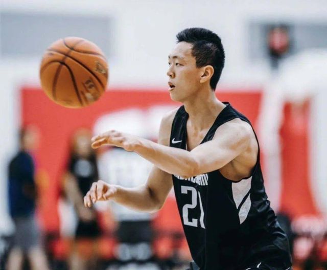 正式确定！CBA内线新星完成转会，加盟北京首钢，张云松出其不意
