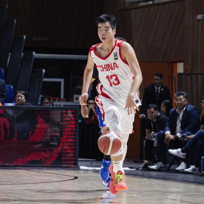 攻防一體，張懿趙杰22分鐘轟下27分6板5助4斷助中國大勝蒙古
