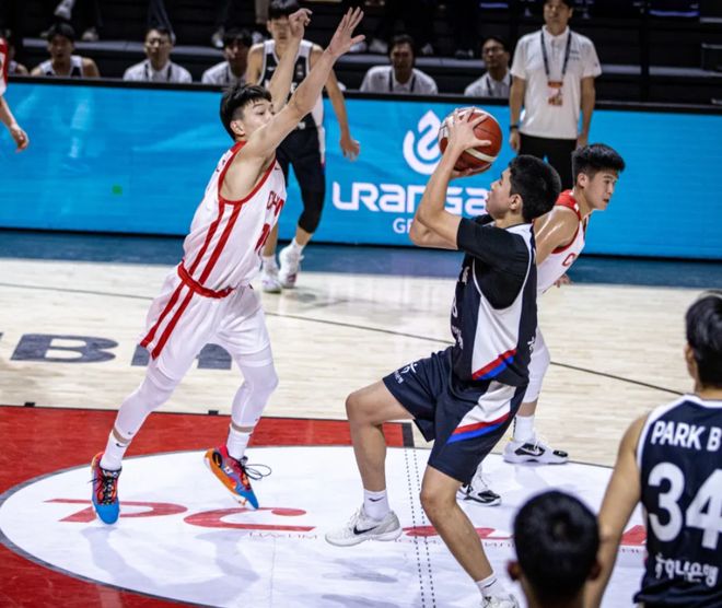中國男籃又出內(nèi)線天才？15歲少年已2.08米 三戰(zhàn)50+38+7帽看齊周琦