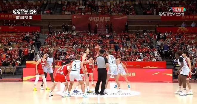 中國女籃熱身賽90比81戰(zhàn)勝尤文圖特女籃