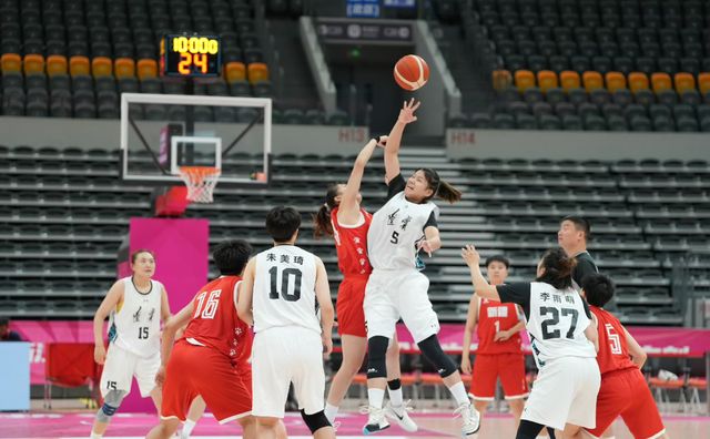 遼寧隊爆冷贏球！7分險勝上海，新帥保持不敗，李雨萌17分