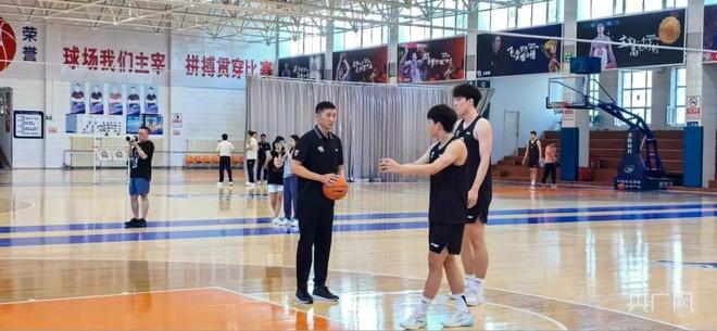 刘炜：新疆男篮夏训势头强劲，体能训练至关重要