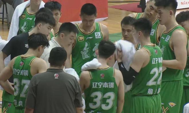 辽宁男篮89-93不敌北控，锋线问题明显，赵继伟低迷廖三宁21分