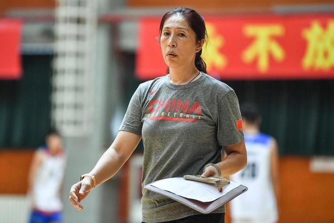 广东女篮大胜韩国，赛后黄思静和郑薇的心声让人热血沸腾！