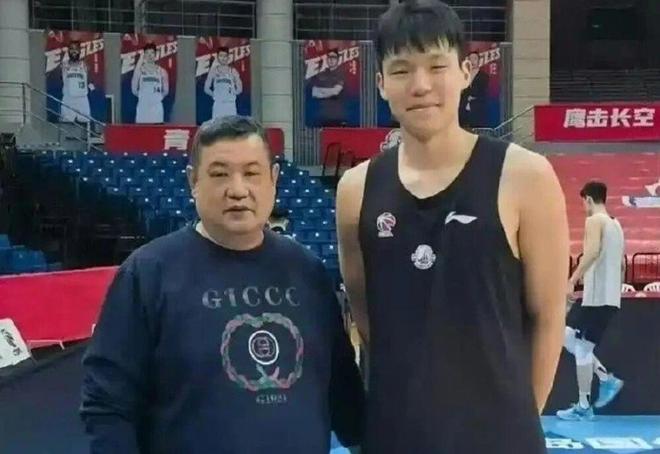 山東籃球名宿離世，陳國豪NBA季前賽14+3，曾凡博即將出戰(zhàn)中國賽