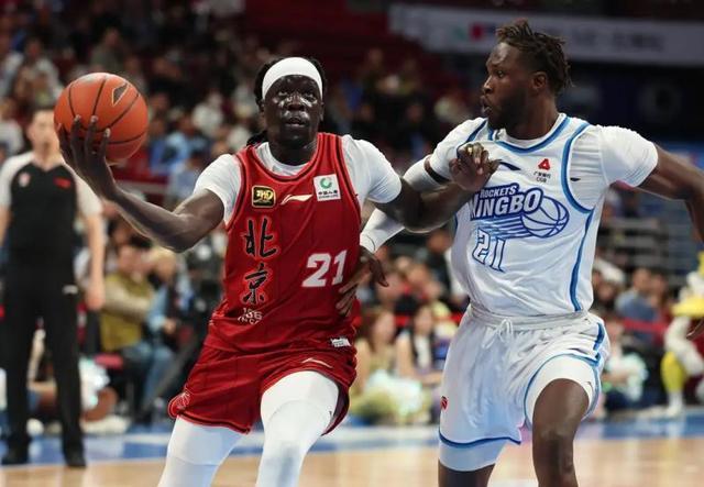 CBA｜北汽男篮续约第三外援奥莫特