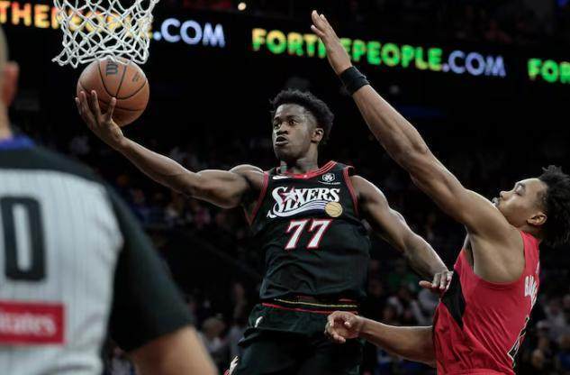 青年軍攪動?xùn)|部格局，76人能否成為冠軍候選？