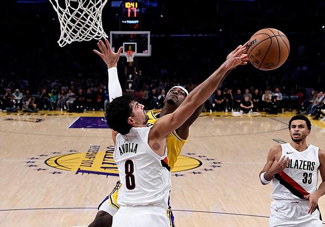 實(shí)在是無(wú)人可用了！湖人鋒線大閘竟然都得到了不少的分?jǐn)?shù)？