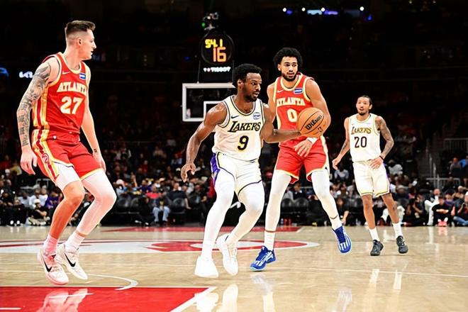 手感也开始提升了？布朗尼真有机会在湖人坐稳一个轮换的位置？