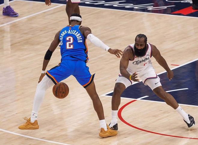 11勝1負(fù)，殘陣打成聯(lián)盟第1！替補是聯(lián)盟第3，你們快把懸念打沒了