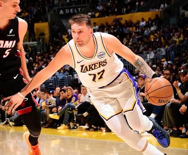 湖人三連勝升至西部前3！東契奇砍三雙這一戰(zhàn)，我認清了這6名球星