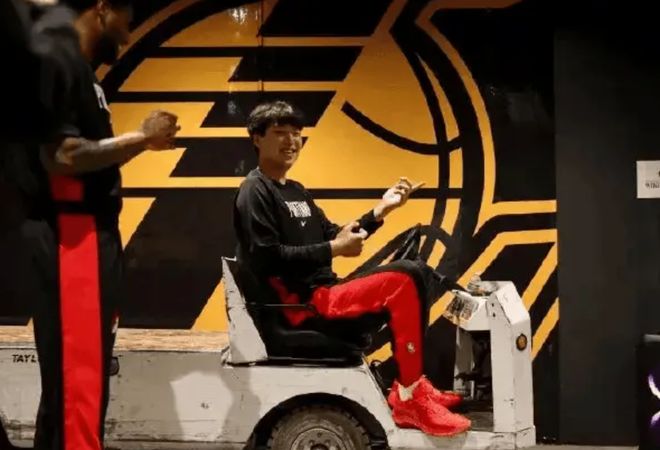 斯普利特回應楊瀚森低迷！強調(diào)仍需適應，會繼續(xù)觀察思考怎么用！