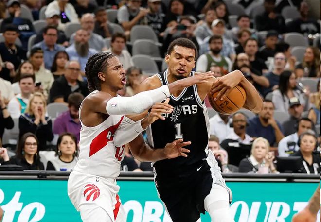 马刺开季4胜0负追平队史纪录！上次还要追溯到莱昂纳德在队期间