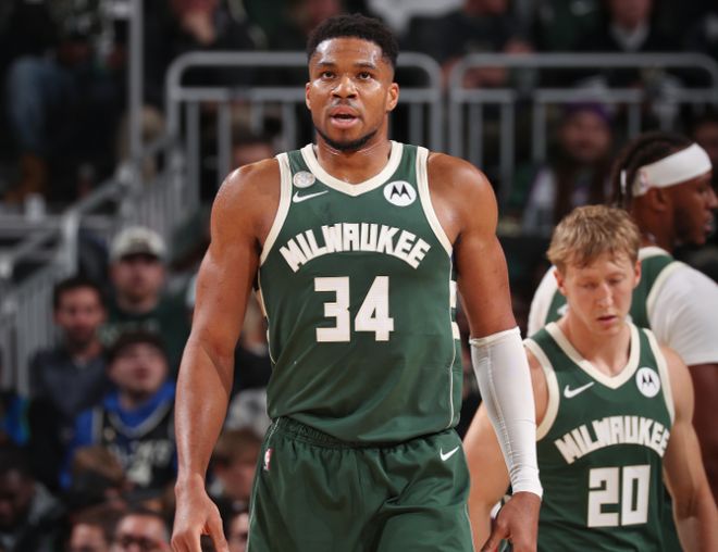 首??！字母哥40+14+9雄鹿惜敗騎士 米切爾24分莫布利23+8+6