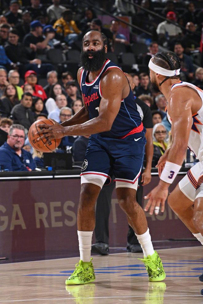 哈登30+7+7暴走，快船27分完勝太陽！小卡27+5+5，瓊斯驚艷