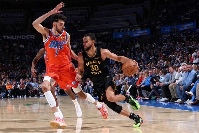 库里恶意犯规难阻勇士惨败，亚历山大三节打卡下班，压力给到湖人