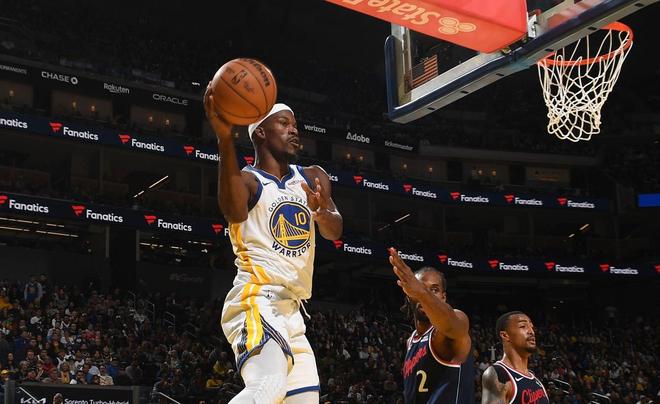 连赢洛城双雄+4胜1负！勇士36岁1.2亿巨头真猛：库里冲冠绝配