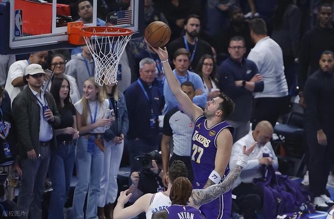 东契奇率队29分惨败雷霆：新赛季最大的笑话是：湖人总冠军