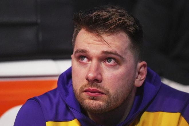 单节20+，46分率队逆转！库里赛季最强一战，马刺同场三双成背景