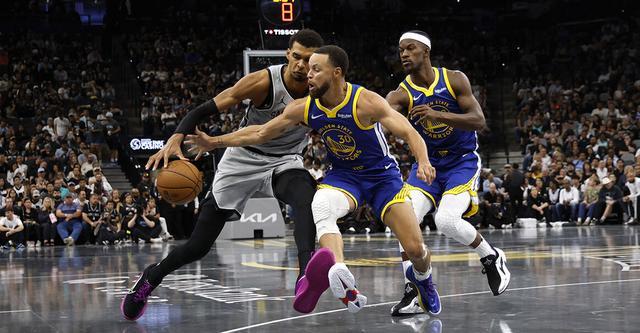 库里49分罚球准绝杀文班空砍26+12 勇士客场险胜马刺