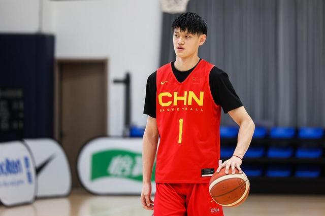 曾凡博与篮网签下训练营合同 希望出战中国赛
