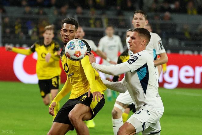 德甲最新積分戰(zhàn)報(bào) 多特6輪不敗穩(wěn)居第3 差榜首拜仁9分