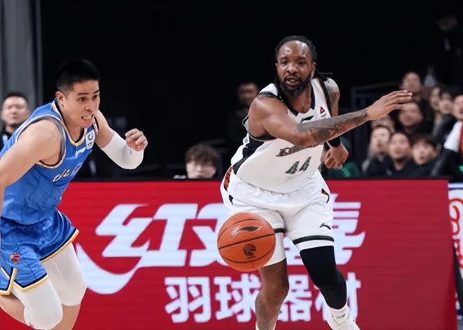 辽宁81-94北京遭四坏消息！威尔斯狂铁，2将出弊端，末节隐患大！