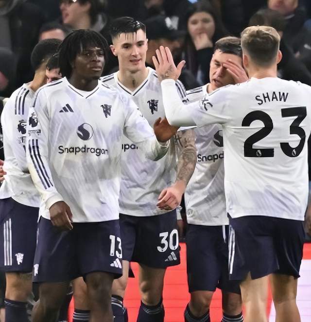 曼聯(lián)12天4戰(zhàn)！對紐卡+3支保級隊(duì)，全取12分有望進(jìn)前四爭歐冠席位