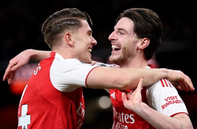 英格兰足球超级联赛一场2-1踢出5连胜英超领头羊狂揽42分曼城紧追不舍