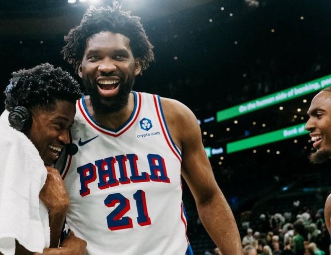 年薪5520万，只打6场比赛又受伤！NBA退步最快超巨，该考虑退役了