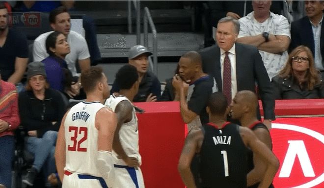 当年火箭快船冲突，保罗曾想闯快船更衣室