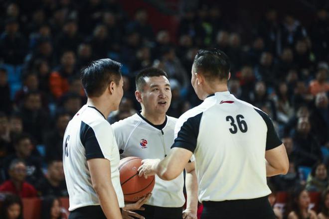 中国篮协：将会有6名外籍裁判执裁半决赛&总决赛 3人欧洲&3人亚洲