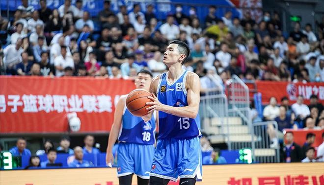 CBA神射手連續(xù)兩年賽季報(bào)銷(xiāo)！合同終于到期，還想拿頂薪？