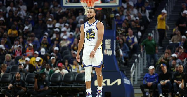庫里生涯72次轟下40+！追平KD并列歷史第九位