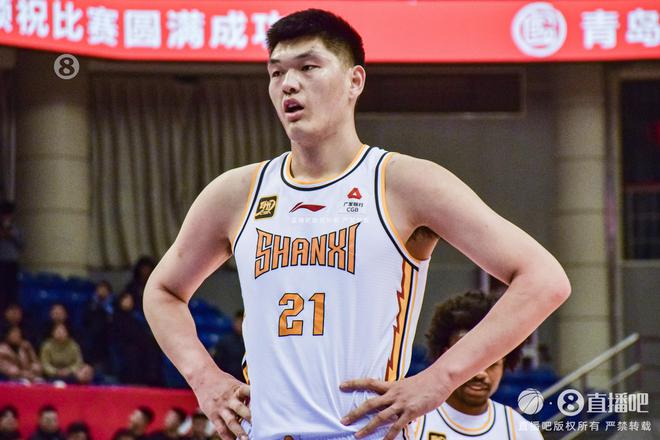 朱彦硕：刘传兴不是故意而是不会防守 这就是CBA最危险的地方
